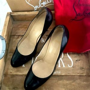 Christian Louboutin black pumps size 40.